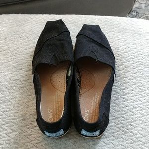 Tom's Black Women's 5 light wear